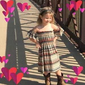 Meet your Posher, Crystal